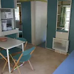 Кемпинг Confortable Avec Terrasse A - Api-1-52-491